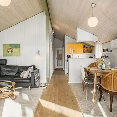 3 Bedroom Stunning In *