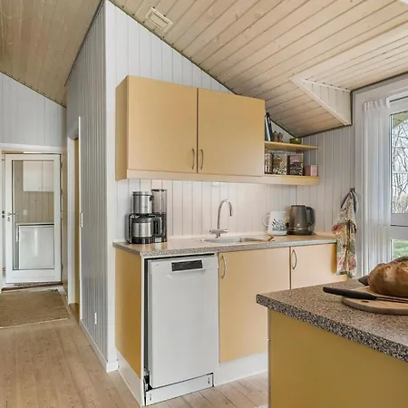 בית נופש 3 Bedroom Stunning In Mesinge